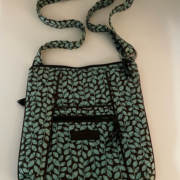 Vera Bradley Green Leaf Shower Vines Pattern Crossbody Hipster Bag - Picture 1 of 5